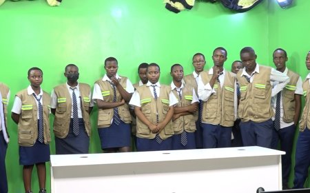 Kigali  :Abanyeshuri ba Lycée de Ruhango Ikirezi basuye Izuba TV bishimira ubumenyi bungutse