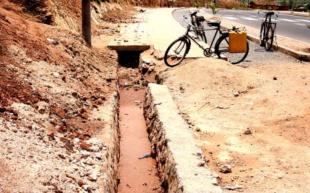 Nyanza : Inzira z'amazi  zubatswe ku muhanda mushya Nyanza-Bugesera ziteje inkeke abawukoresha