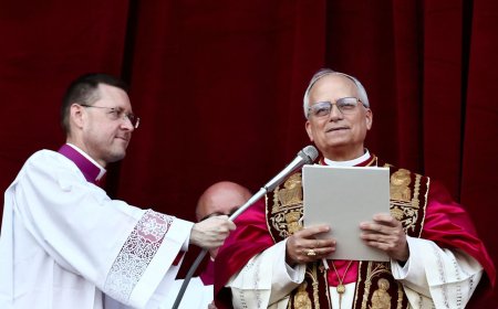 Cardinal Robert Prevost ni we watorewe kuba Papa mushya