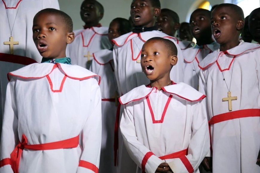 Imbuga nkoranyambaga zamugize icyamamare atazizi: Nshimiyimana Alex yatangiye kurya ku musaruro w'ubwamamare bwe