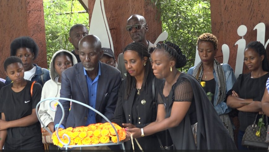 Kigali: Abagize sendika y’abakozi bakora mu mahoteri basuye Urwibutso rwa Jenoside ku Gisozi mu rwego rwo Kwibuka no Kwigira
