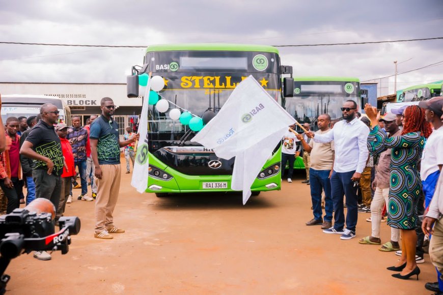 Kayonza: Hatangijwe uburyo bwo gutwara abagenzi n'imodoka zikoresha amashanyarazi