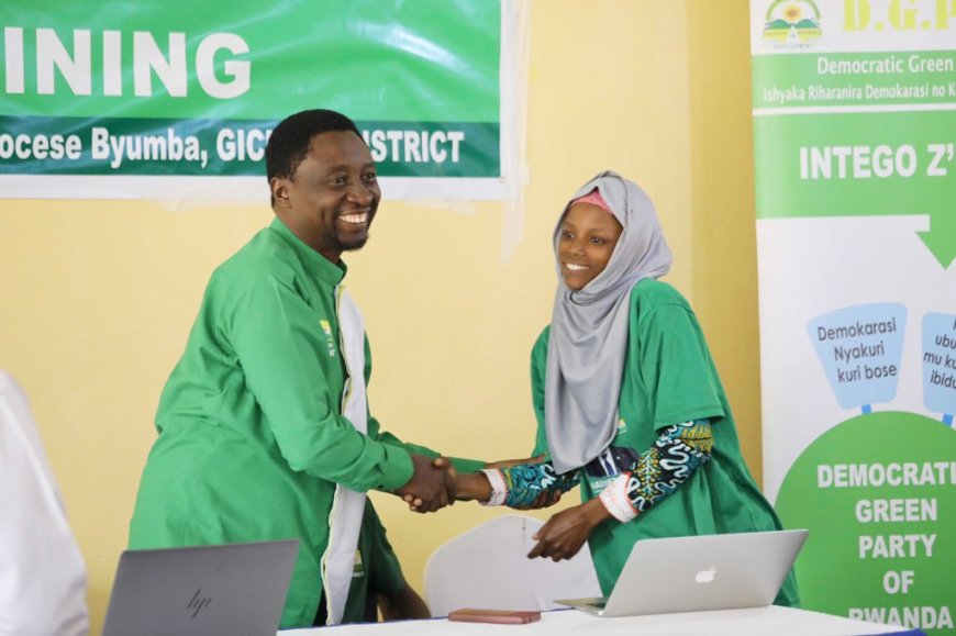 Dr. Frank Habineza asaba ko ku munsi buri muryango  wahabwa litiro 100  z’amazi meza ku buntu