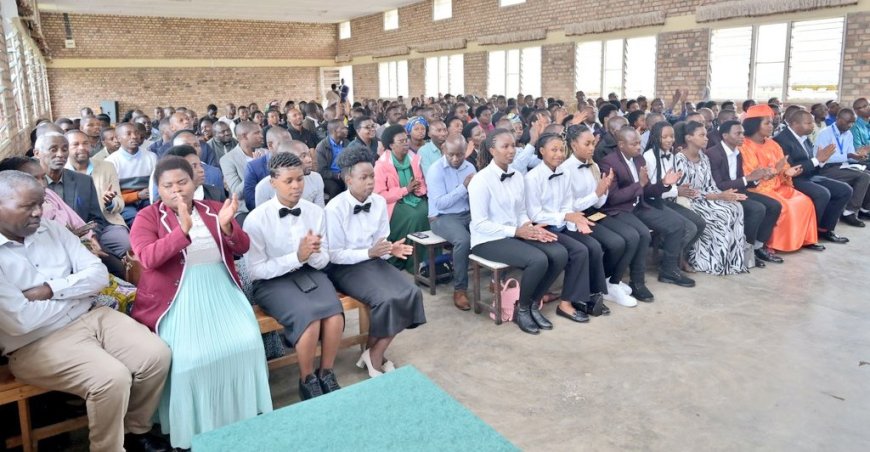 Ruhango: Abarimu barasaba ko Minisiteri y’Uburezi imanuka ikegera abarimu n'ibigo byo mu byaro bakamenya ibibazo bihari.