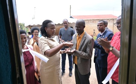 Ruhango: Imiryango isaga 70 imaze kubakirwa amacumbi mu ngengo y’imari ya 2025-2026