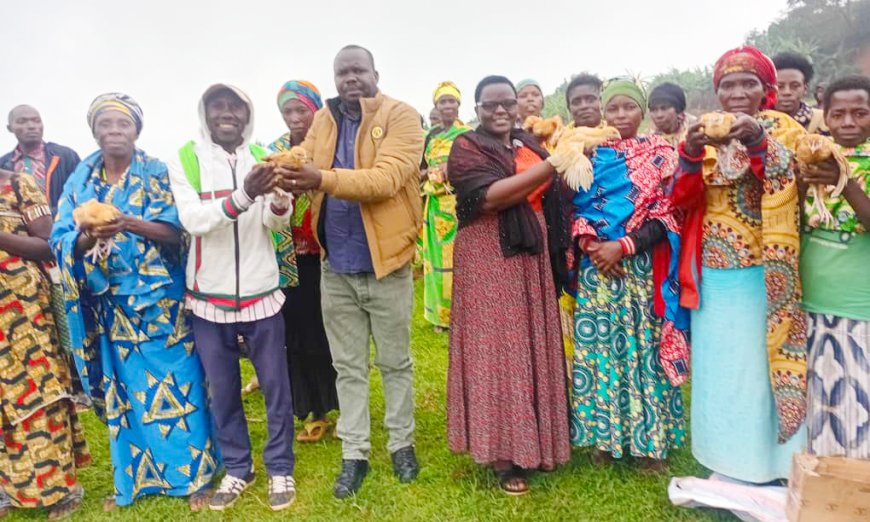 Nyaruguru: Ngoma hatanzwe inkoko 200 ku baturage batsindiye agashya kiswe "Ikayi y’Umurimo w’Umunsi”