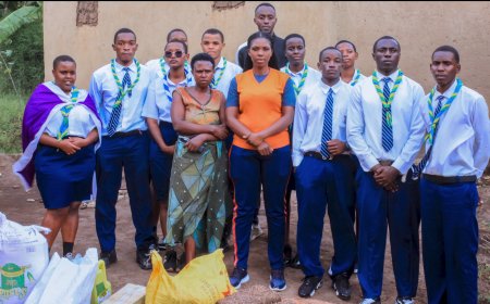 Ruhango: Urubyiruko rw’abanyeshuri b’Aba-Scout rugaragaza ko kugira umutima wo gufasha abandi byubaka urukundo n’ibyishimo.