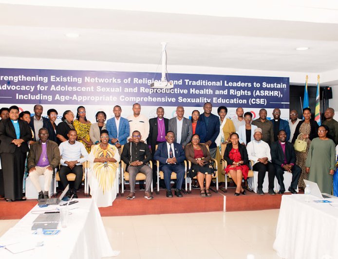 Amadini n’inzego z’ibanze byiyemeje kongera imbaraga mu kurinda abangavu inda z’imburagihe