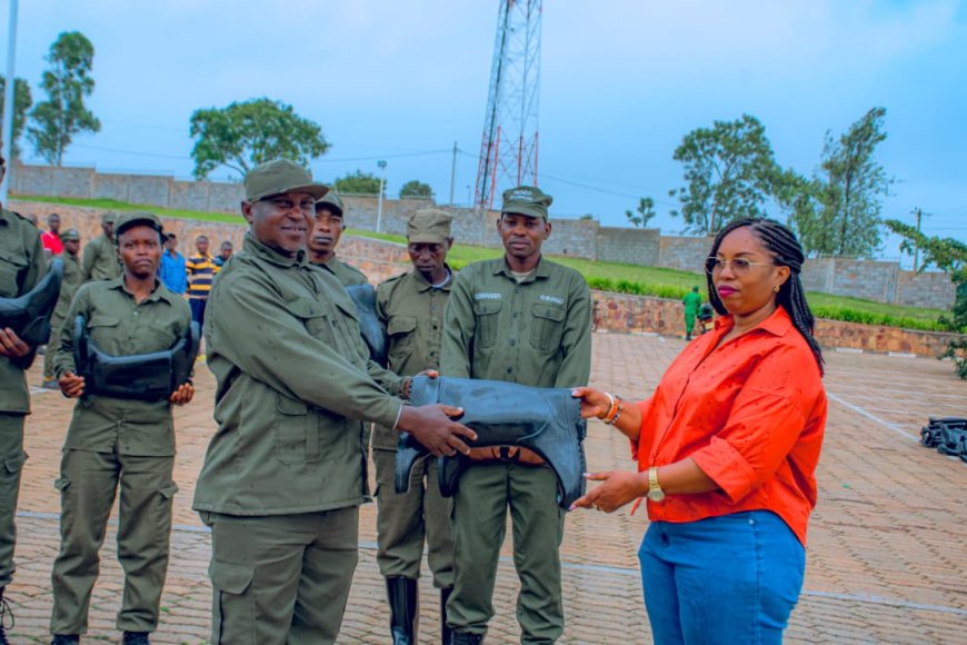 Ngoma:Abakora irondo ry’umwuga bahawe ibikoresho bizoroshya akazi