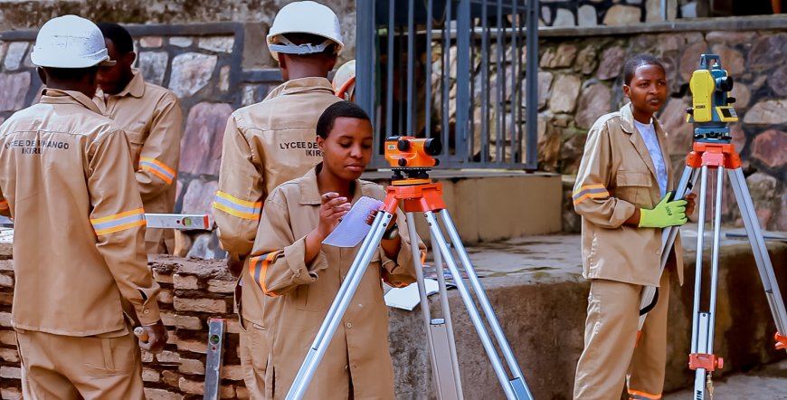 Abafite amashuri yigisha amasomo y'imyuga n'ubumenyi ngiro bishimira ko Abanyarwanda bahinduye imyumvire