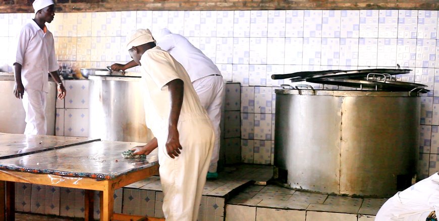 Uburezi: Abakwikwi ntibakigorwa no gutegurira amafunguro abanyeshuri