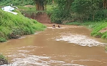 Gasabo :Ababyeyi bahangayikishijwe n’abana bidumbaguza mu mugezi wa nyabugogo