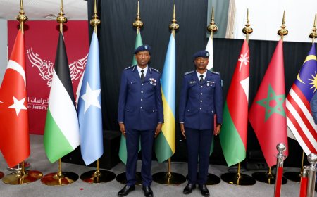 Rwanda :Ba Ofisiye Bakuru 2 mu Ngabo z'u Rwanda basoje amahugurwa muri Qatar