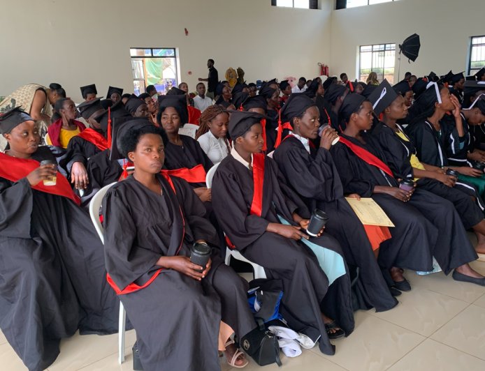 Credible Design yahaye impamyabushobozi abanyeshuri basaga 85 bahuguwe mu mwuga wo kudoda