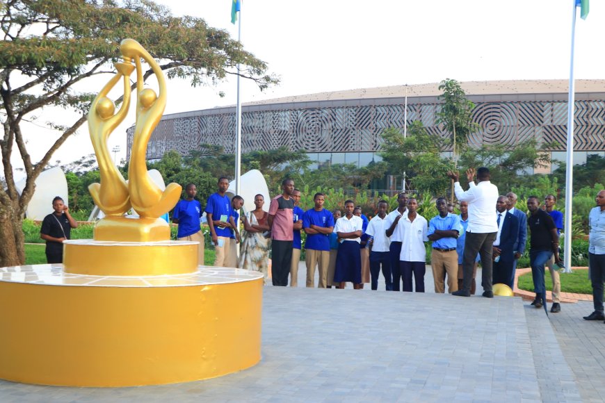 Rwamagana: Abanyeshuri bo mu yisumbuye mu rugendo shuri ku mateka y'igihugu.