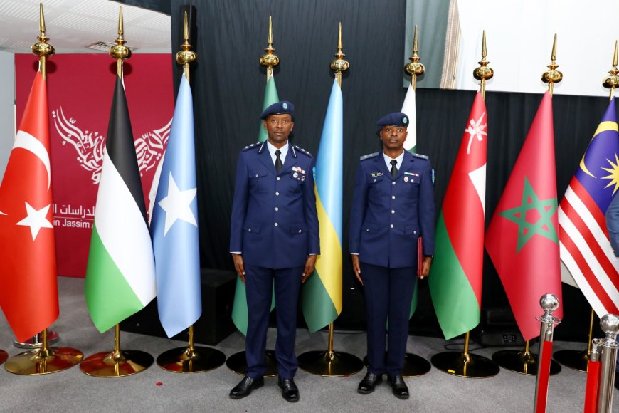 Rwanda :Ba Ofisiye Bakuru 2 mu Ngabo z'u Rwanda basoje amahugurwa muri Qatar