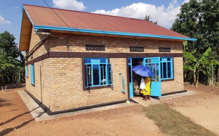 Rwamagana: MUKANGARAMBE Lucie wavirwaga yahawe inzu ya miliyoni 18